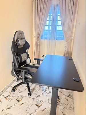 furgle ergonomic gaming chair & electric standing desk bundle